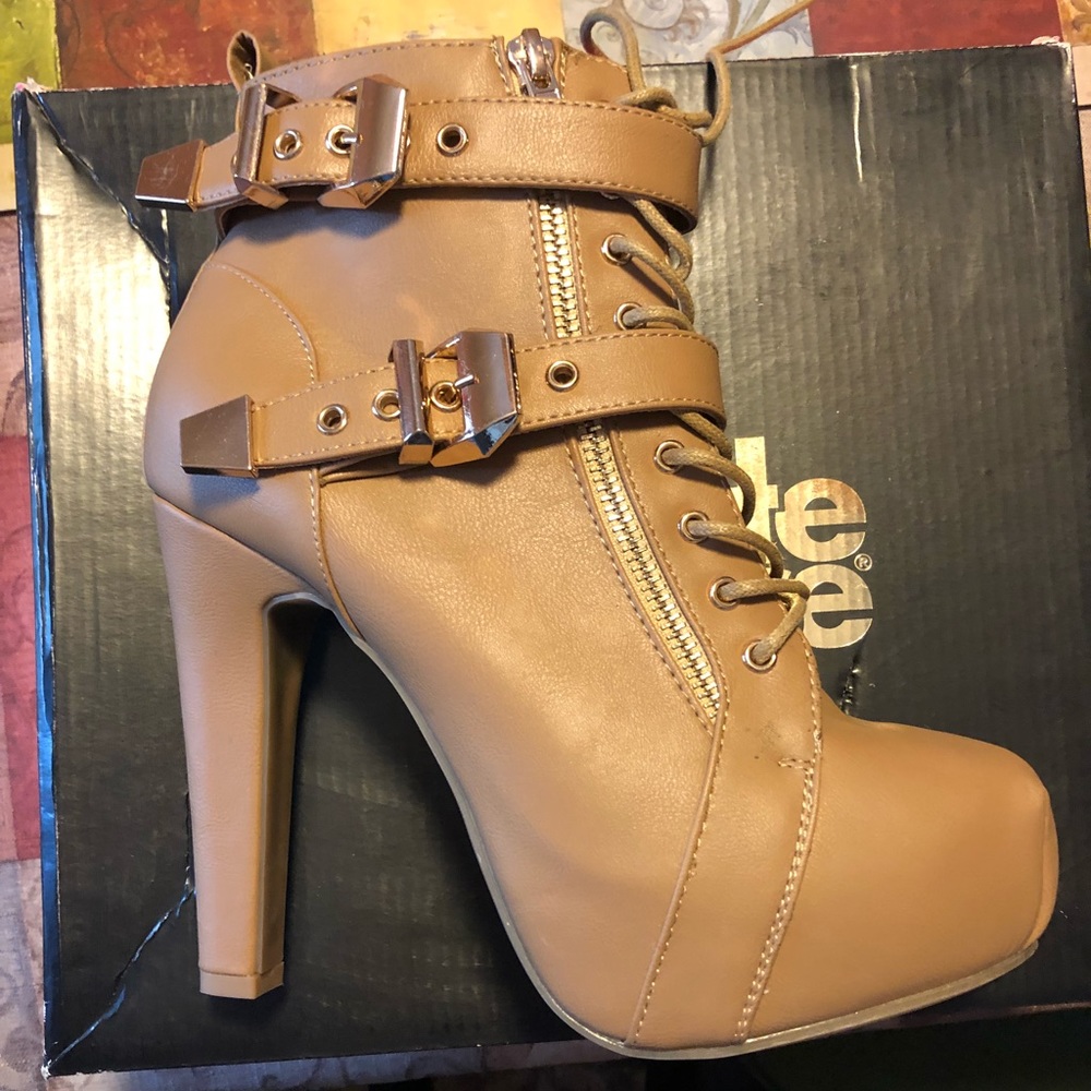 Charlotte Russe tan boots